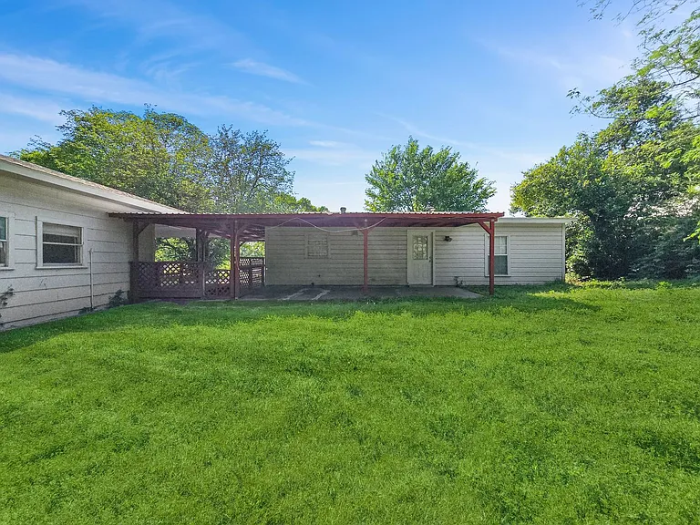 235 Allen St — Photo 13