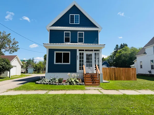 807 Swinton St, Sault Sainte Marie, MI 49783