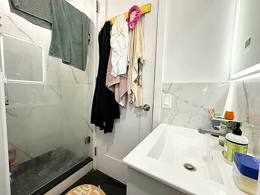 Rented by Brighton Management | media 2