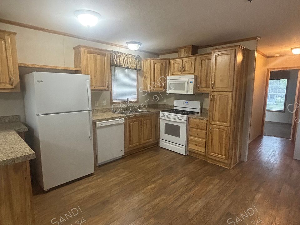 1st image of 2 Fernwood Dr