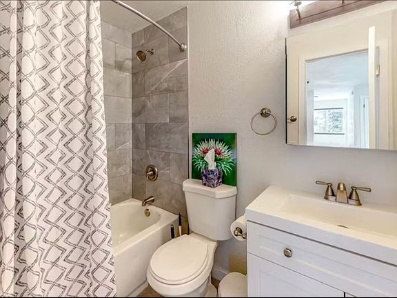 3rd image of 871 W Beaver Creek Blvd Suite A17
