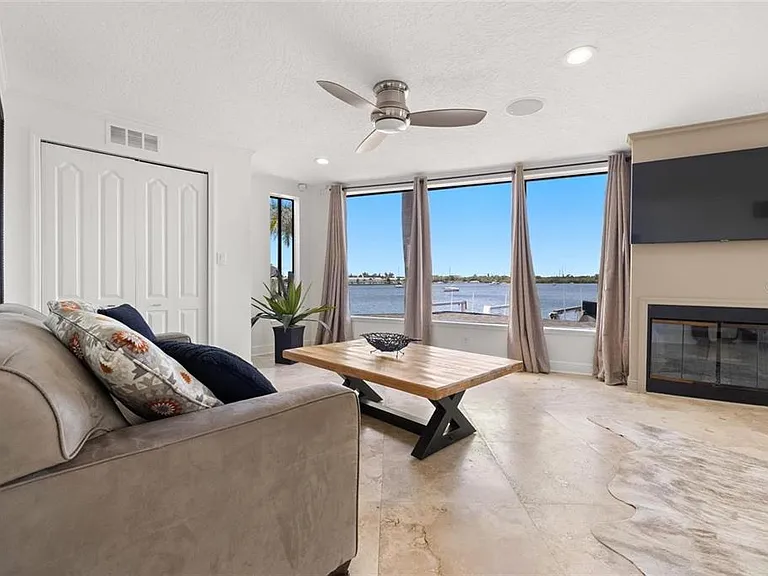 2785 Bayside Dr S — Photo 18