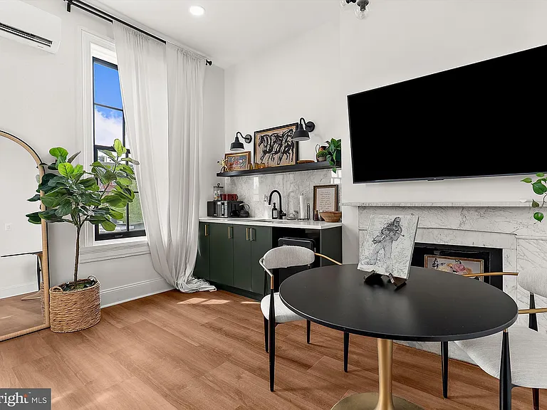 2220 N Charles St #5 — Photo 2