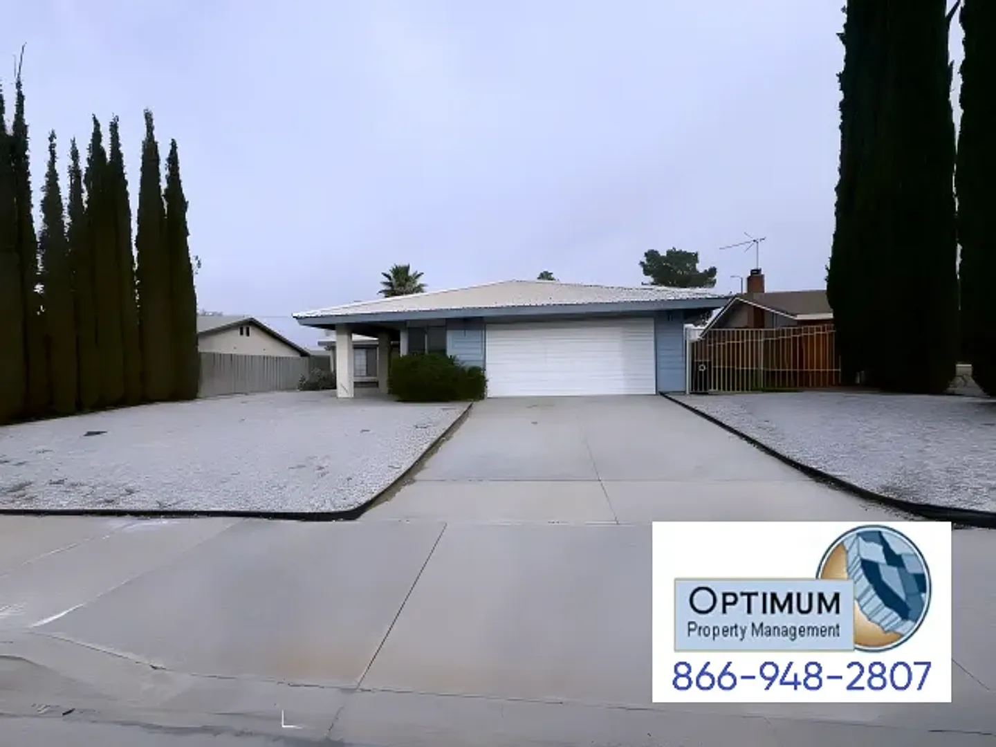 Spacious 4 Bedroom, 2 Bathroom Home in Central Victorville — Photo 1