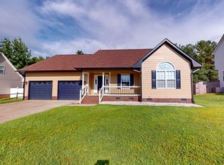 5515 Rising Ridge Dr, Hope Mills, NC 28348