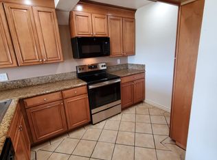 725 Domingo Dr APT 6, Newport Beach, CA 92660