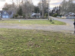 1204 37th Pl, Seaview, WA 98644