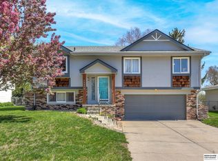 13570 Berry Cir, Omaha, NE 68137