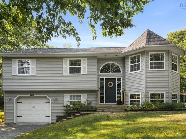 198 Tattenham Cres, Hammonds Plains, NS B4B 1V2