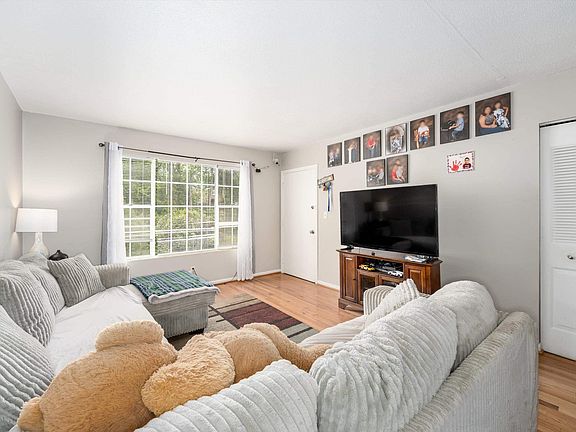 4th image of 2517 Hydraulic Rd APT 73