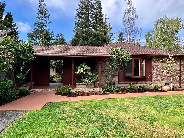 1660 Oak Ave — Photo 4