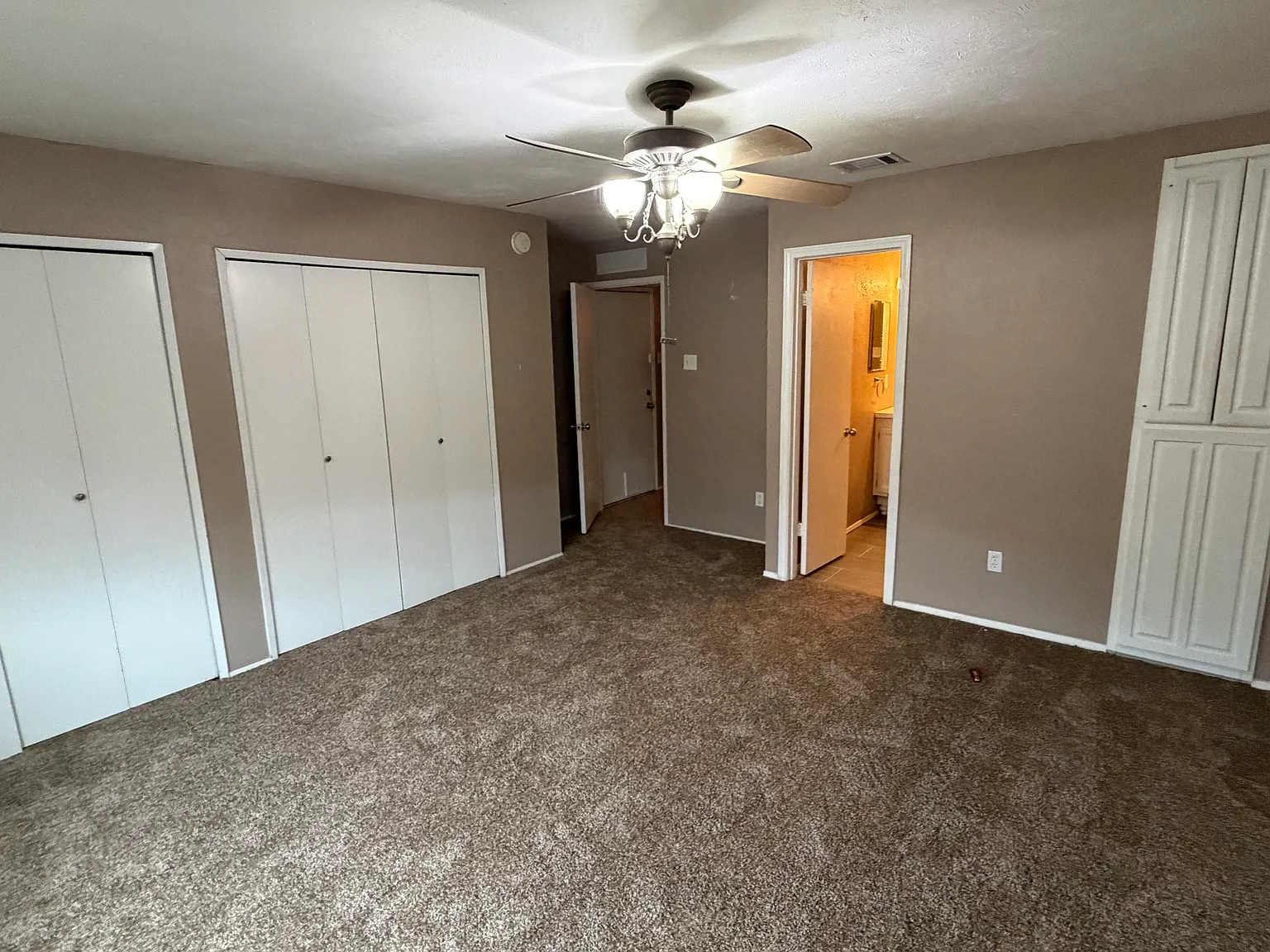 3 bed, 1388 sqft, $2,500 — Photo 4