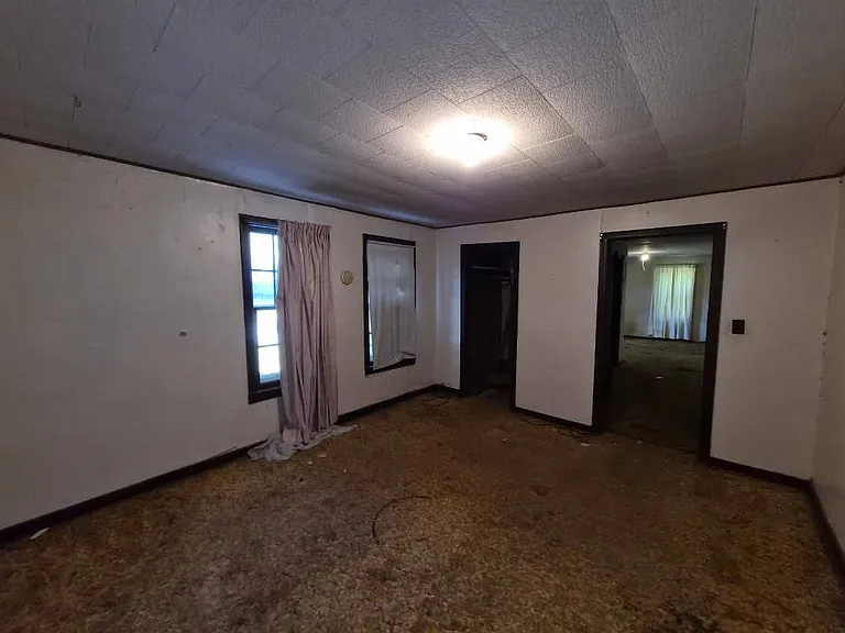 1200 SW 6th St — Photo 14
