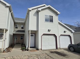 939 Rockefeller Ln, Madison, WI 53704