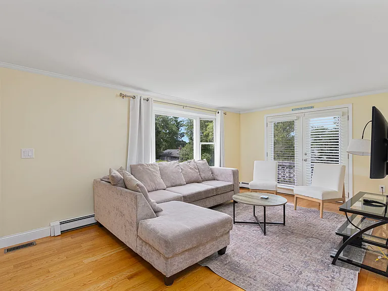 4 Maloney Ln — Photo 4