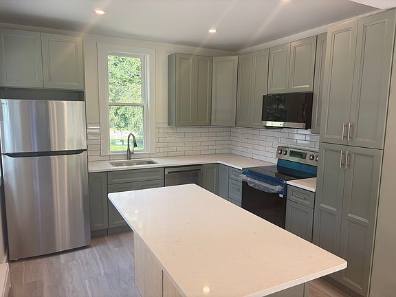 2nd image of 12 Wood Creek Rd #12B