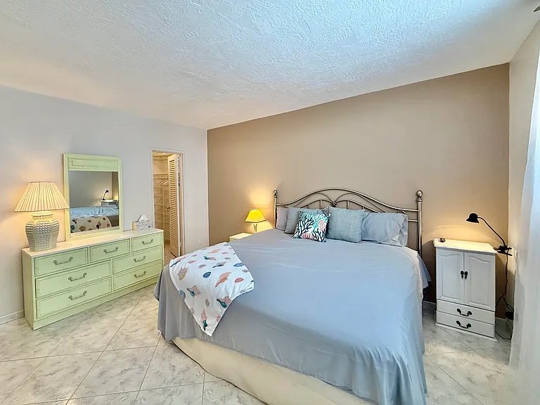 4250 Galt Ocean Dr #14T — Photo 53