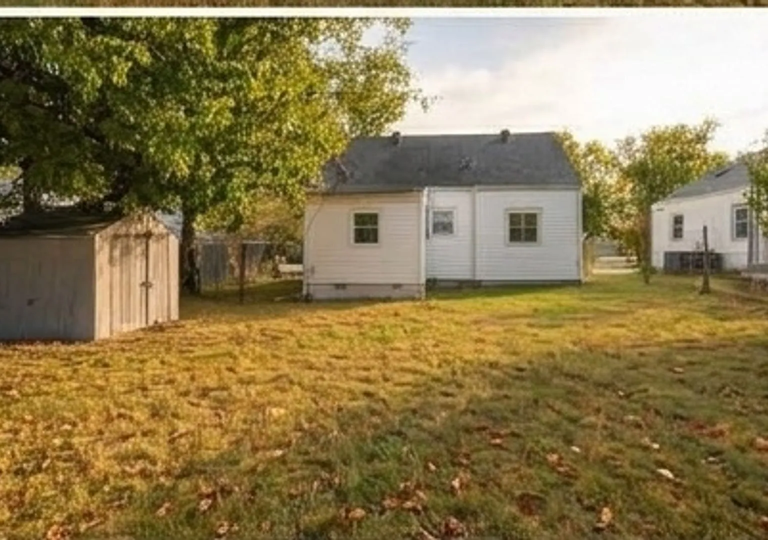 Charming 2 Bedroom Nashville Home with Spacious Backyard — Photo 3