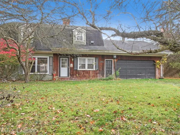 2670 Lake George Rd, Leonard, MI 48367