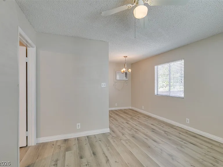 5806 Dodd St #D — Photo 10