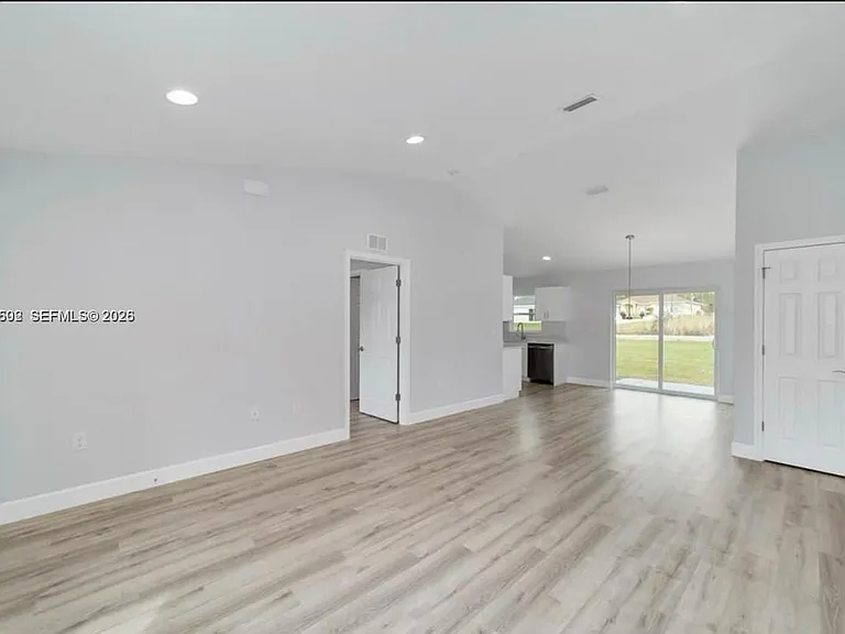 13396 SW 105th Pl — Photo 3