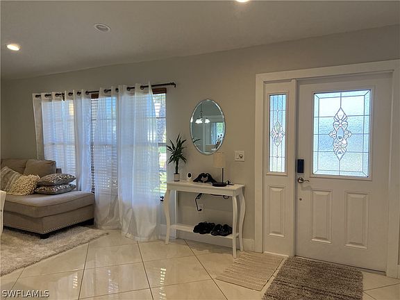 4th image of 140 SE 19th Ln