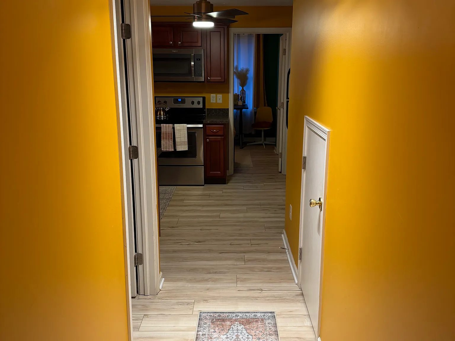 2 bed, 575 sqft, $1,600 — Photo 3