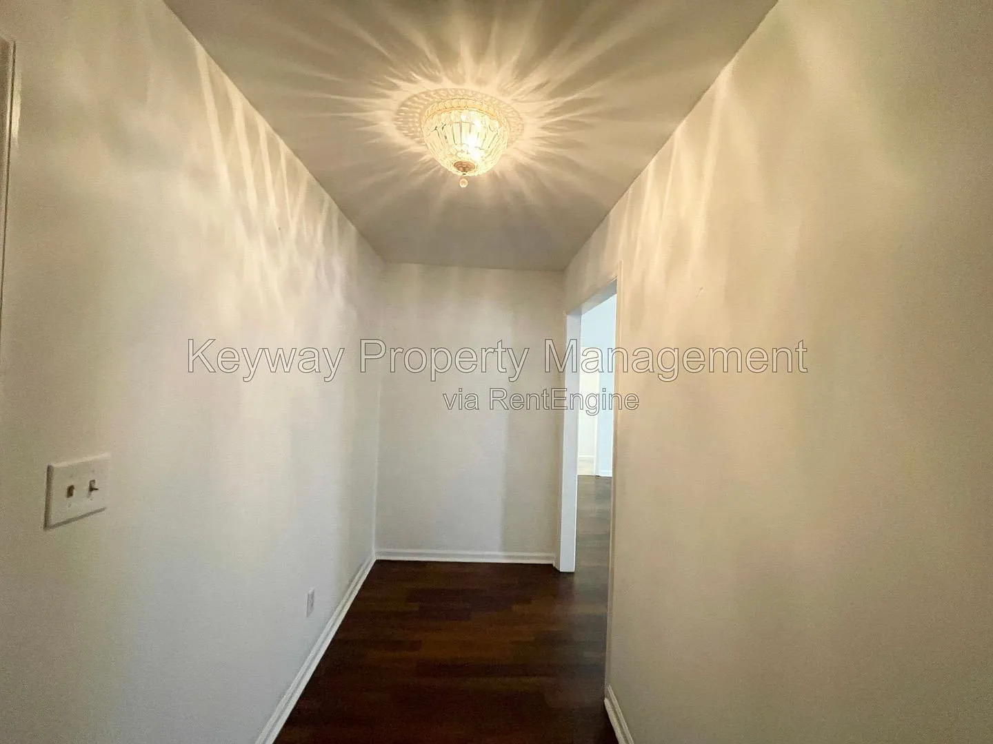 3 bed, 2.0 bath, 1769 sqft, $1,435 — Photo 2