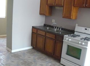 906 W 68th St #1, Chicago, IL 60621