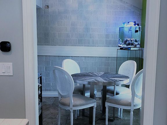 3rd image of 3309 Hollywood Ave