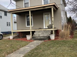 826 S 4th St, Hoopeston, IL 60942