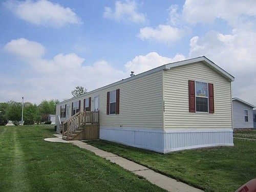 1st image of 28699 Beechwood Ave