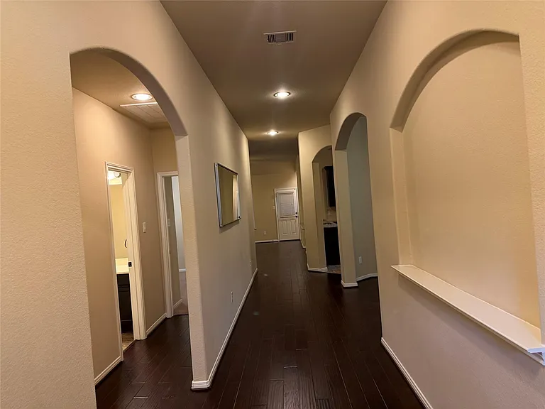 24311 Piazza Dr — Photo 2