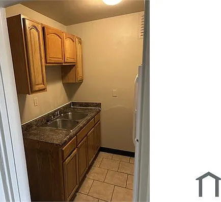 1 bed, $900 — Photo 2