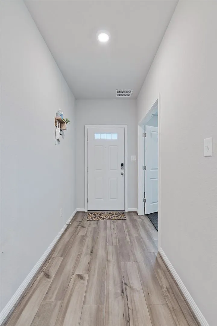 Wonderful 4-bedroom in Pflugerville, TX — Photo 3