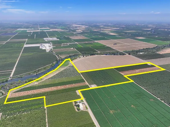 1342 8th Ave, Kingsburg, CA 93631