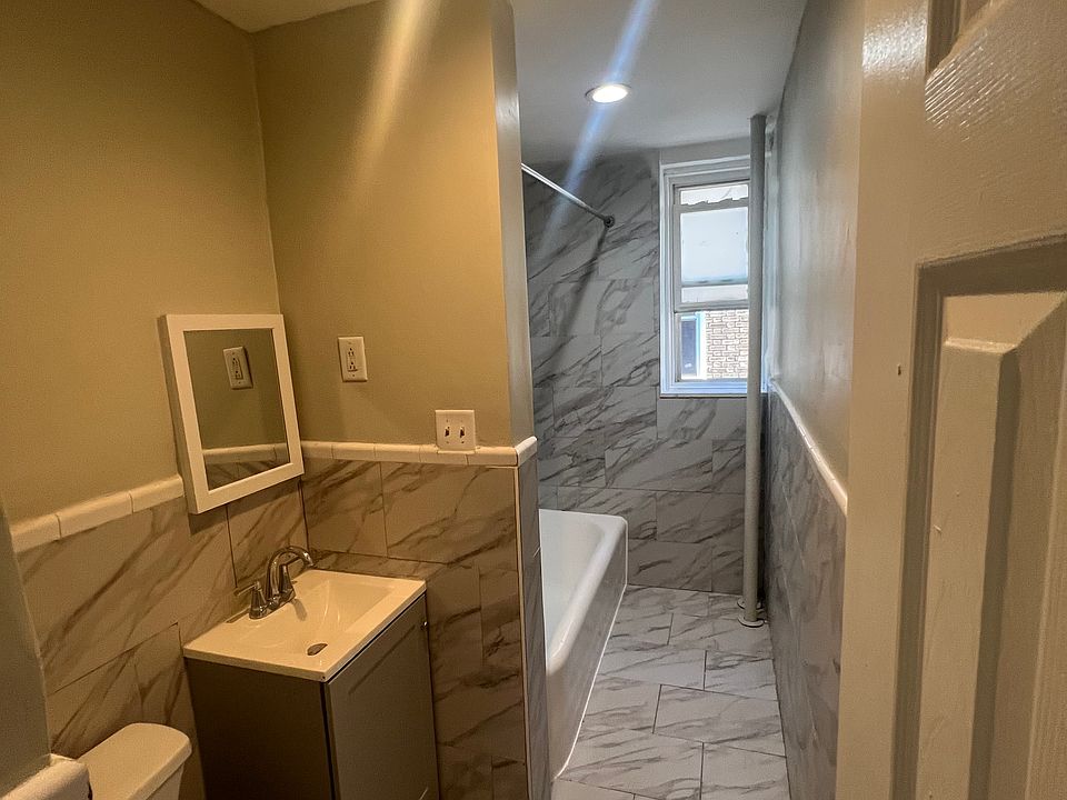1st image of 196 Roseville Ave APT 3