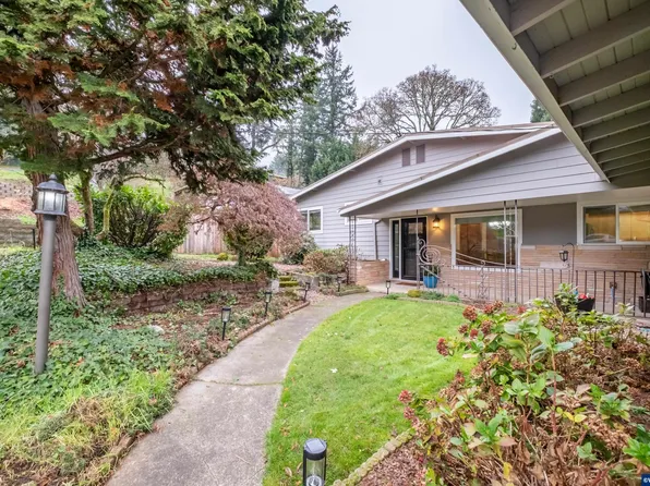 292 Stoneway Dr NW, Salem, OR 97304