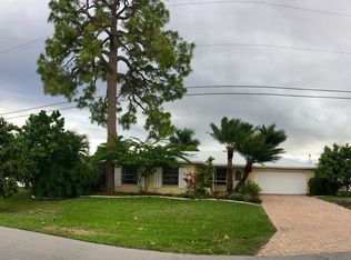 1924 SE 9th Ter, Cape Coral, FL 33990