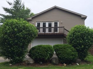 10211 Lund Ave, Algonquin, IL 60102