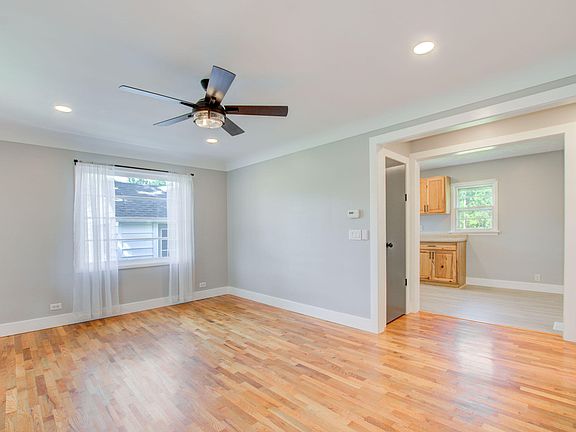 4th image of 205 N Wrenwood