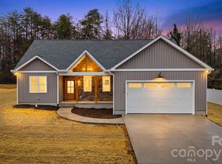 326 E Pine St, Maiden, NC 28650