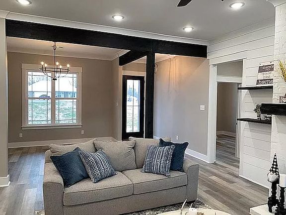 3rd image of 155 Paradise Ln