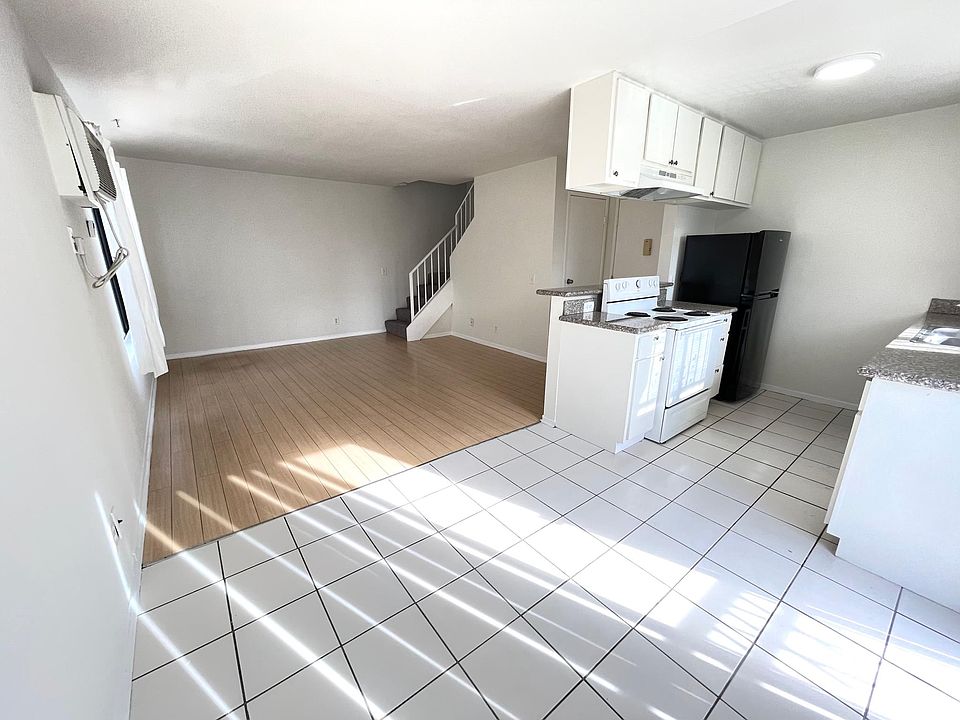 1st image of 4735 Oakwood Ave