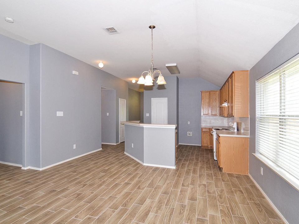1st image of 3020 Bigleaf Dr