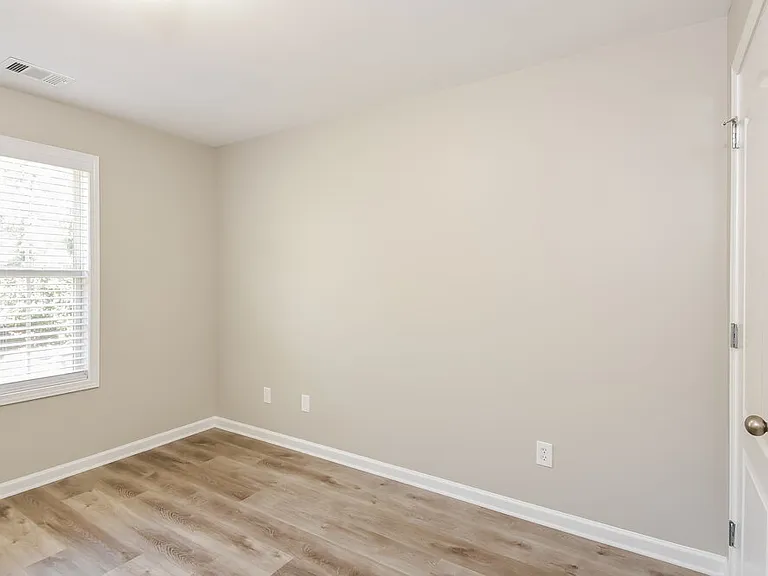 242 Derby Ct — Photo 14