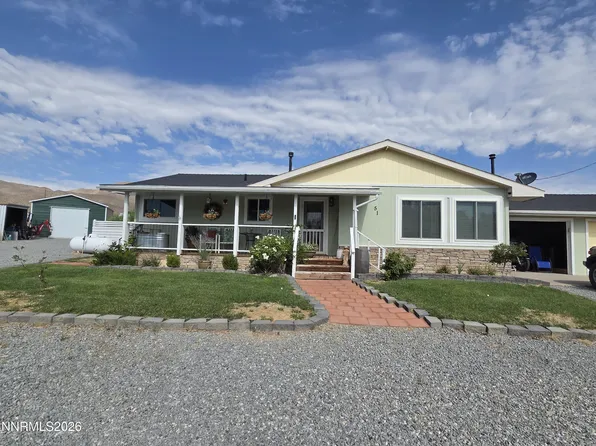 51 Locust Dr, Yerington, NV 89447