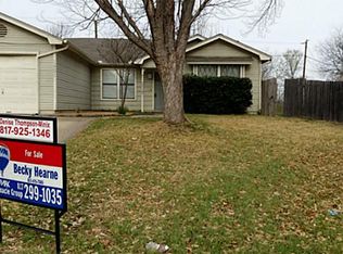 1401 Spring Willow Dr, Arlington, TX 76018