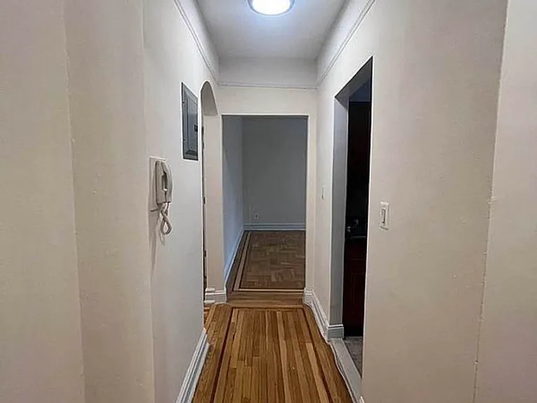 34-20 30th St #4M — Photo 4