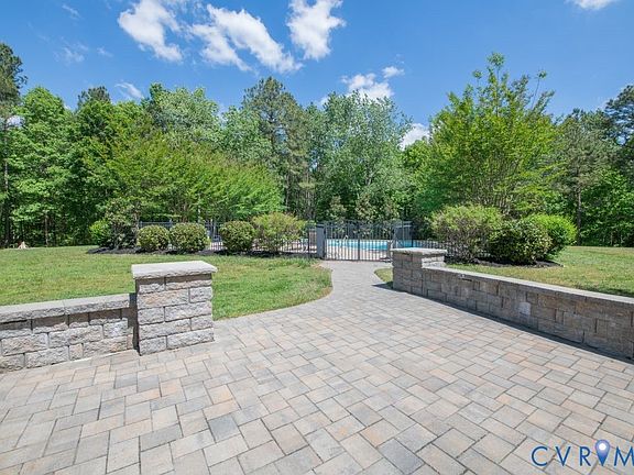 5th image of 8452 Mount Eagle Rd
